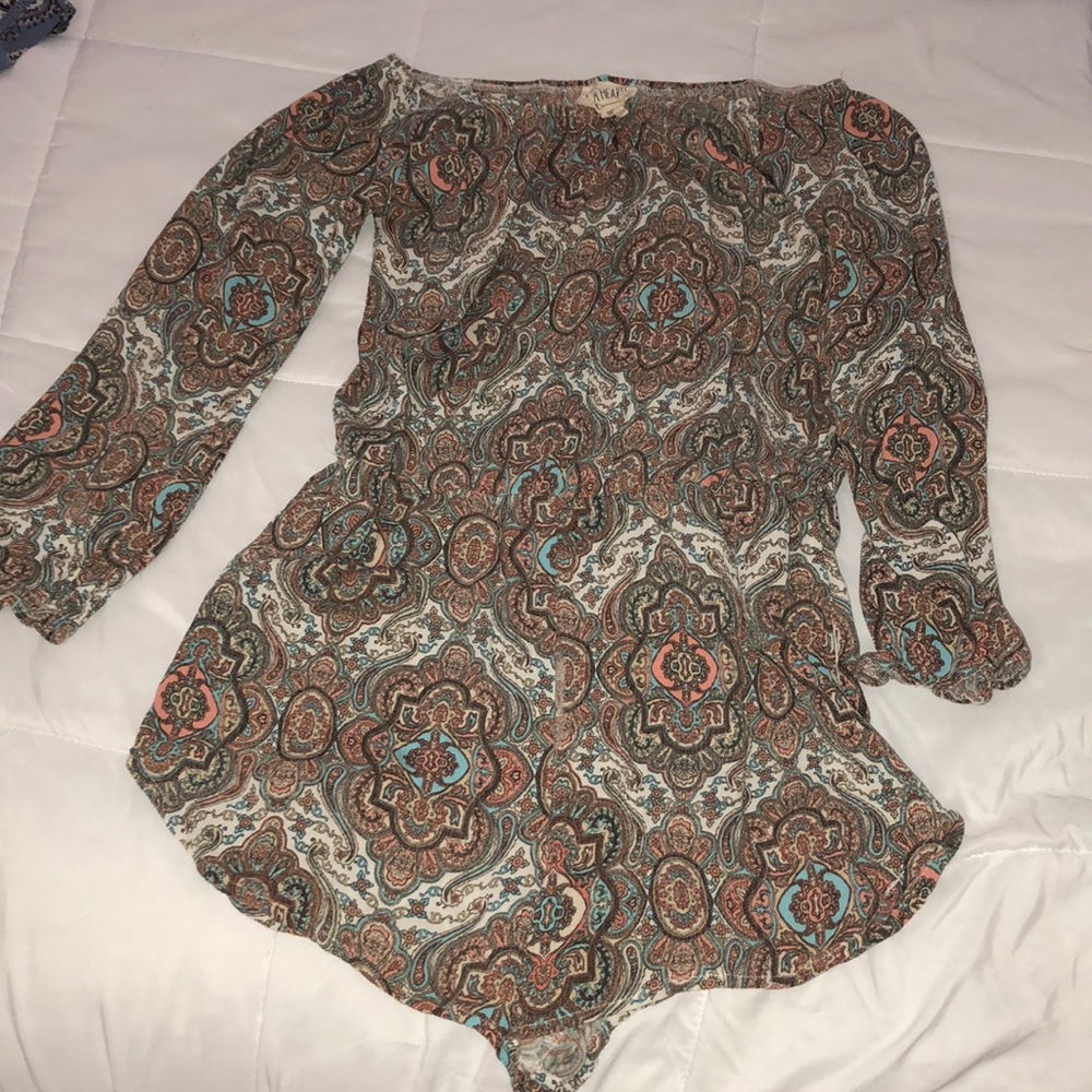 Patterned off-the-shoulder romper - Picture 4 of 4